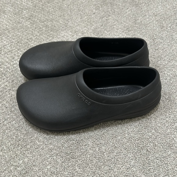Black Crocs - Picture 4 of 5